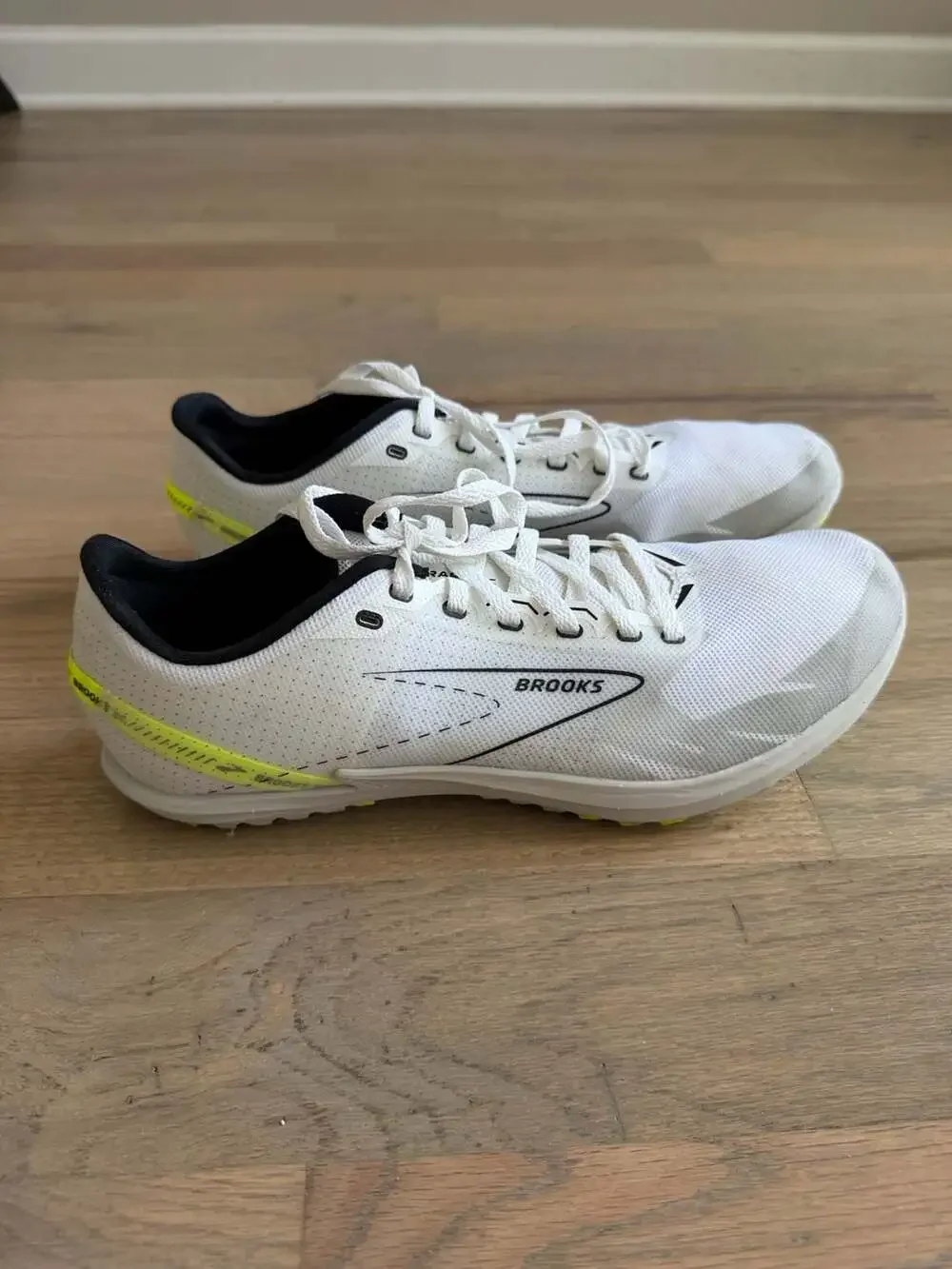 Brooks Draft XC Spikeless Cross Country Running Shoes White/Black/Nightlife